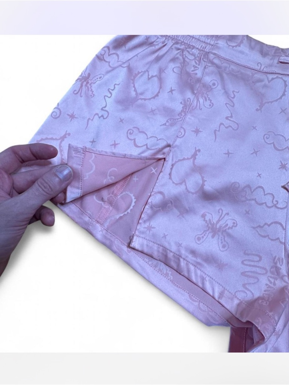 💜 Savage X Fenty Heavenly Satin Sleep Short (M)-Playtime Pink Musings Jacquard - Picture 5 of 8